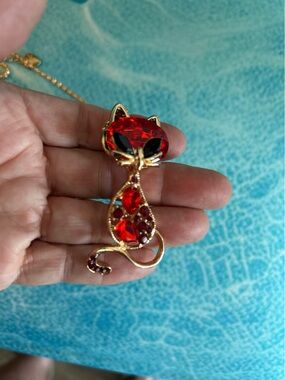 Private Label Gold Cat Pendant Necklace with Red Crystals  Fl1